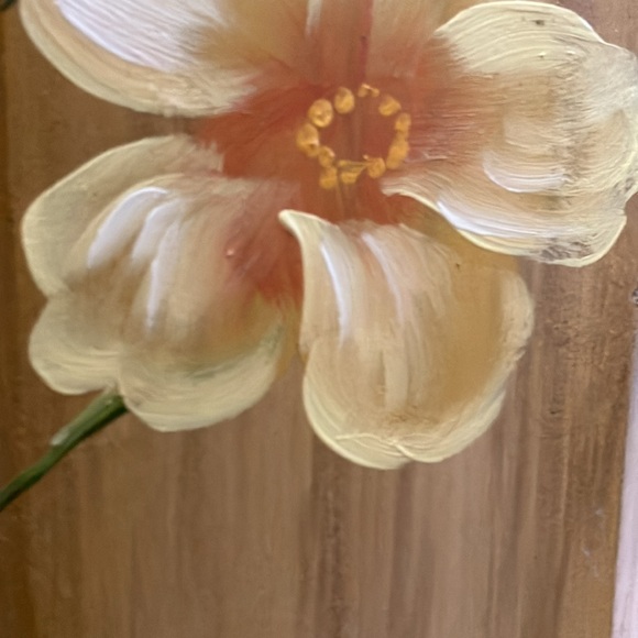 Wooden octagon flower pot with yellow flower pattern. - Picture 3 of 4